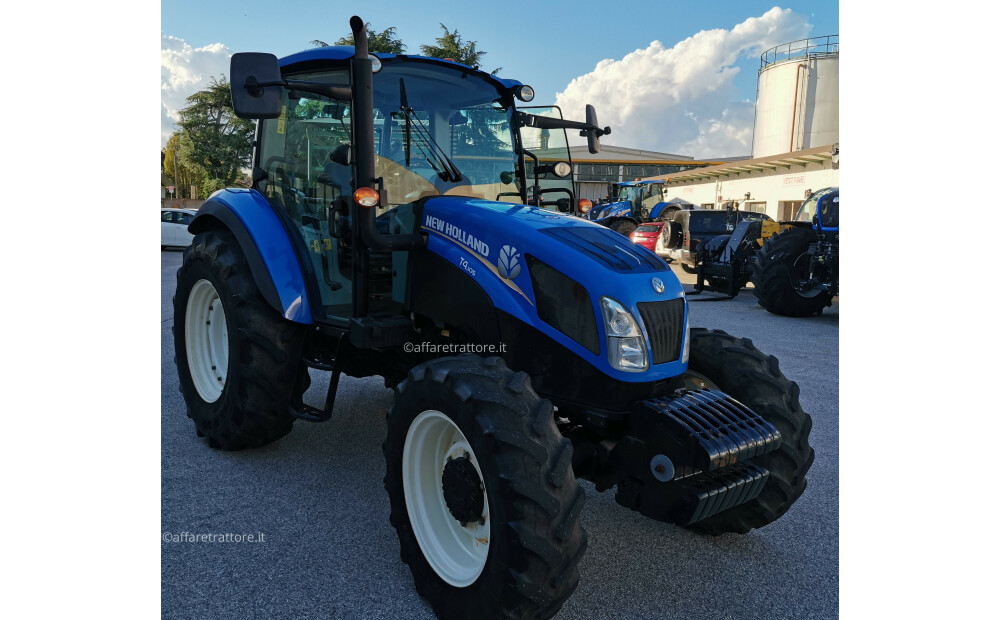 New Holland T4.105 Dual Command s sinhronizirano priključno gredjo, sprednjo osjo SuperSteer. - 5