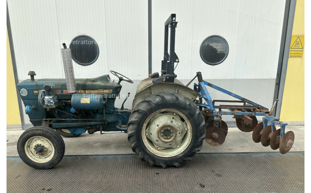 Traktor Ford 3000 - 50 KM - 12