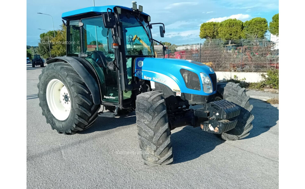 New Holland T4040 DELUXE Rabljeno - 1