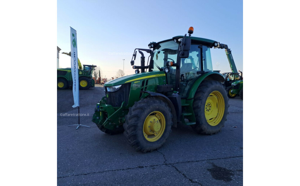 Rabljeni John Deere 5125R - 1