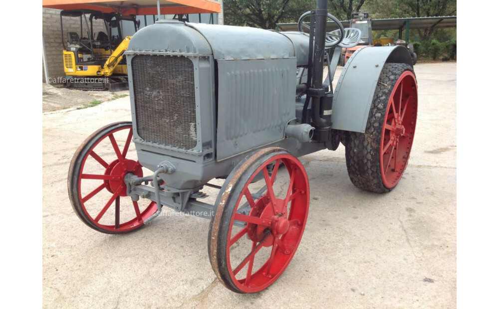 Rabljeni International Harvester IH - 2