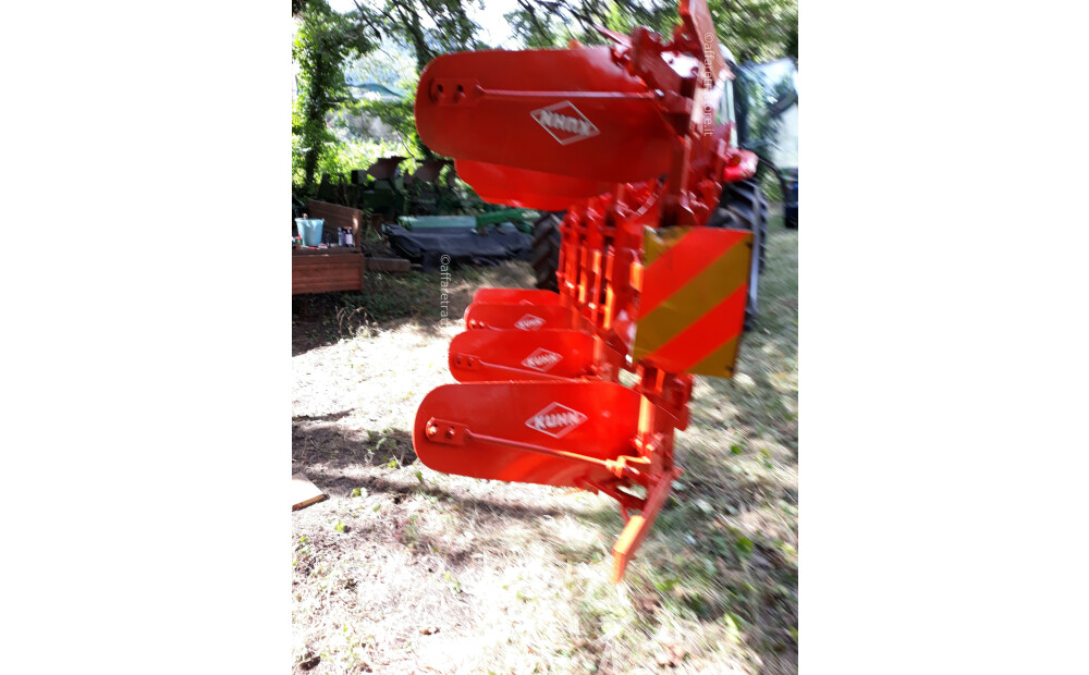 Kuhn VARI MASTER 153 T 90/115 Rabljeno - 2