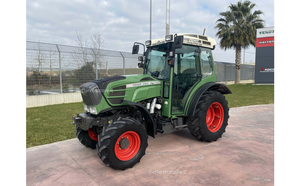 Fendt 210 VARIO Rabljeno - 1