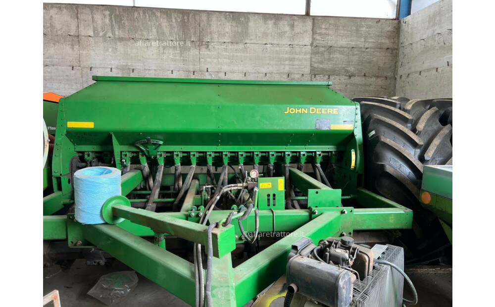 Rabljeni John Deere 1590 - 2