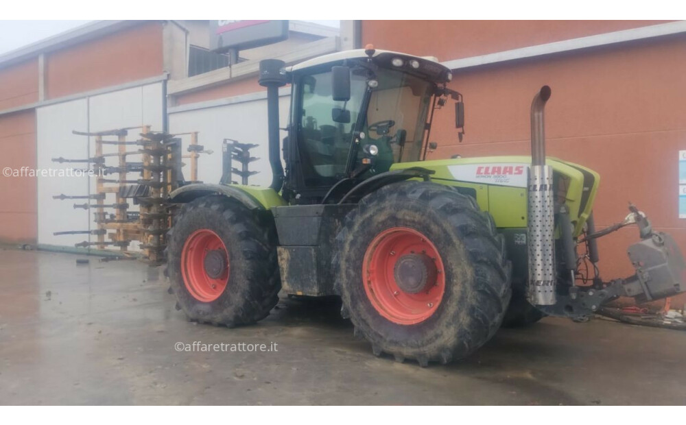 Rabljeni Claas XERION 3800 TRAC - 1