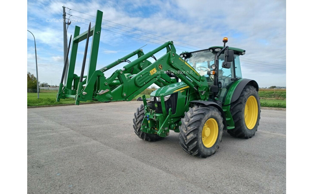 Rabljeni John Deere 5125R - 1