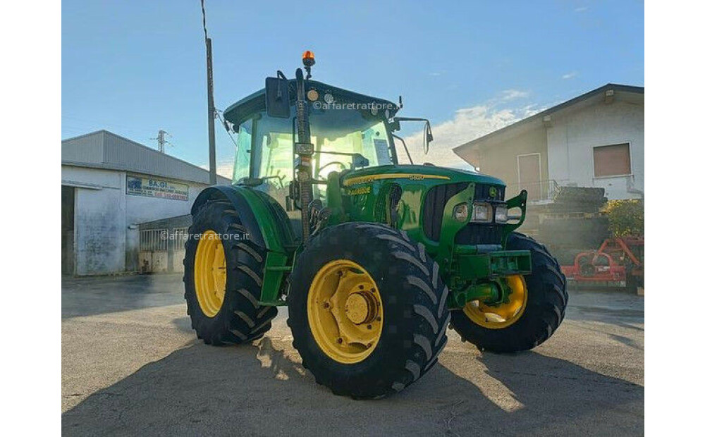 Rabljeni John Deere 5820 - 2