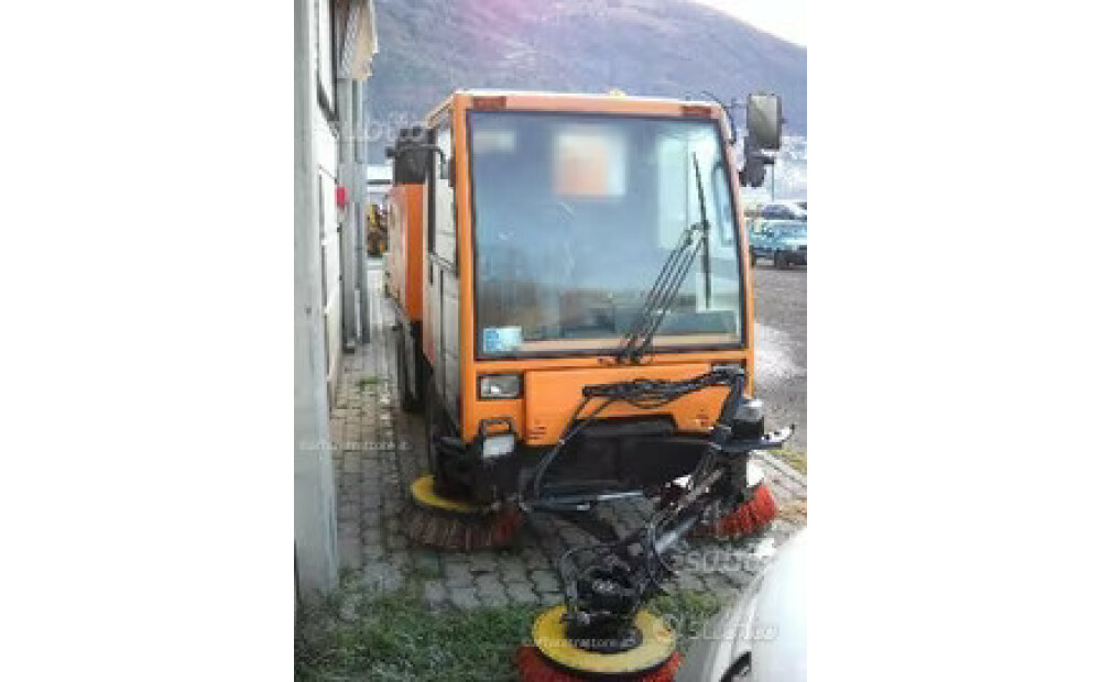 SPAZZATRICE BUCHER SITICAR 2000 Usato - 4