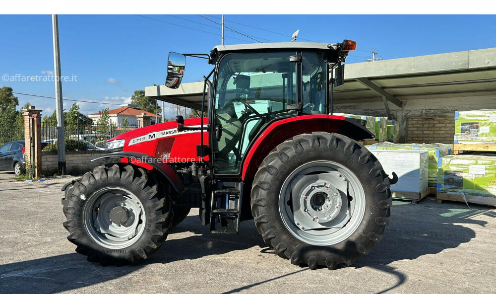 Massey Ferguson MF 5713 Novo - 2