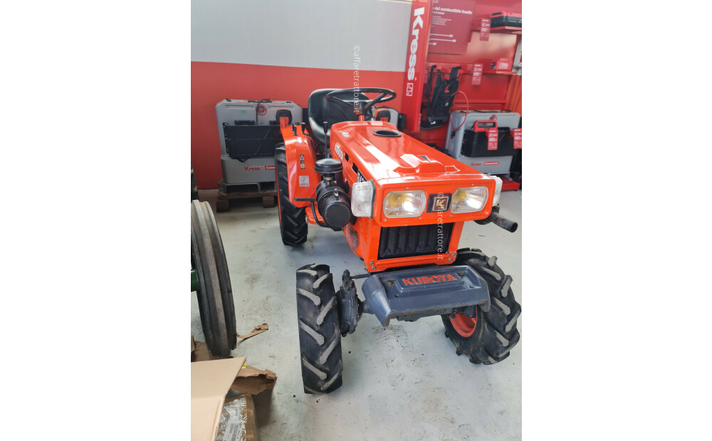 Rabljeni TRAKTOR Kubota B4200 - 4