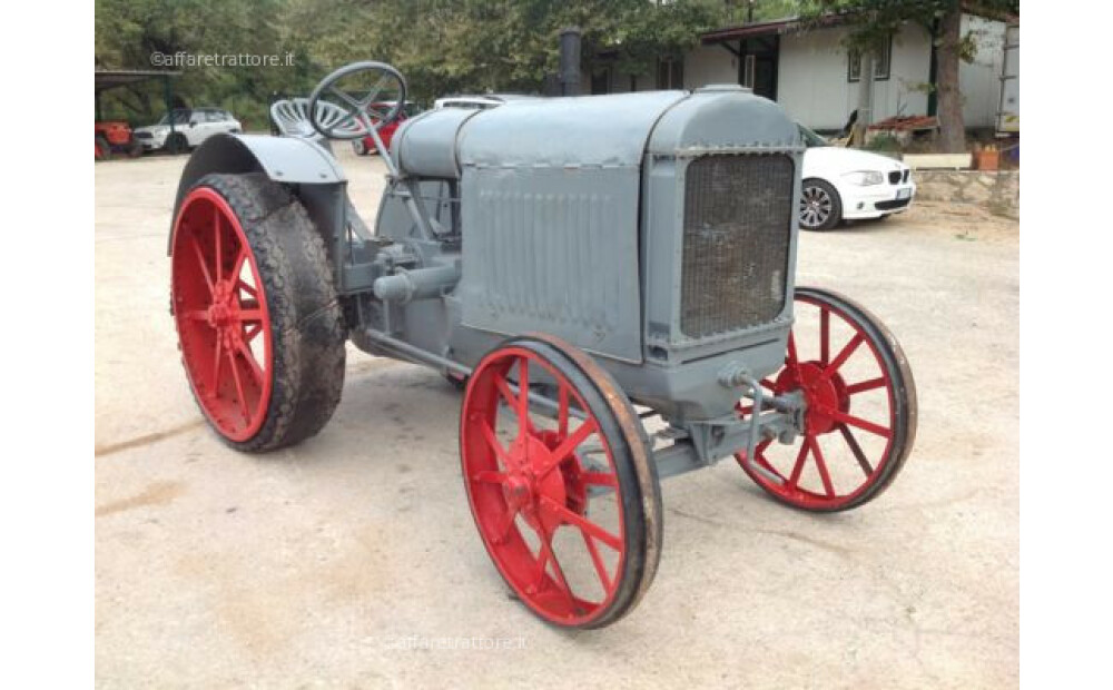 Rabljeni International Harvester IH - 4