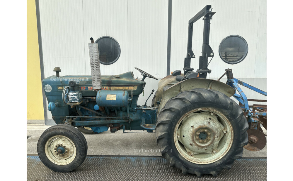 Traktor Ford 3000 - 50 KM - 2