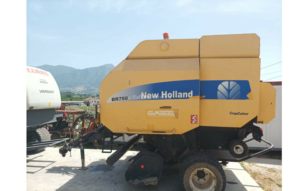 New Holland BR 750 A crop cutter Rabljeno - 1