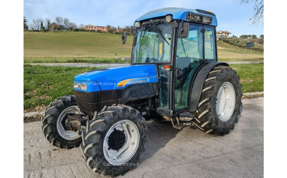 Rabljeni New Holland TN95FA - 2