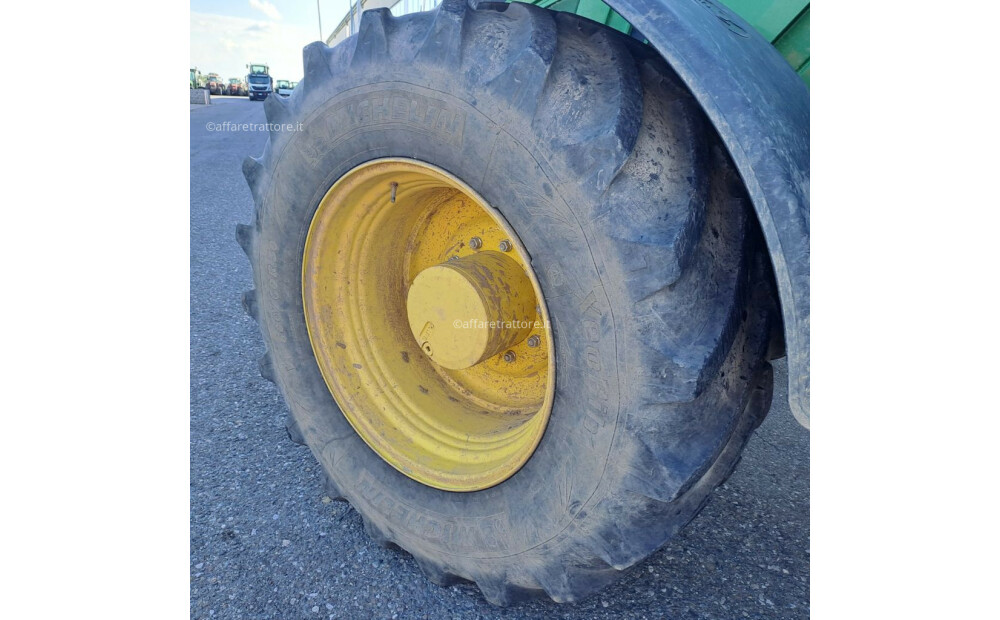 Rabljeni John Deere 6175R - 8