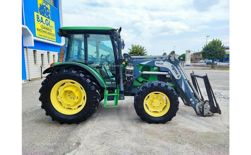 Rabljeni John Deere 5820 - 5