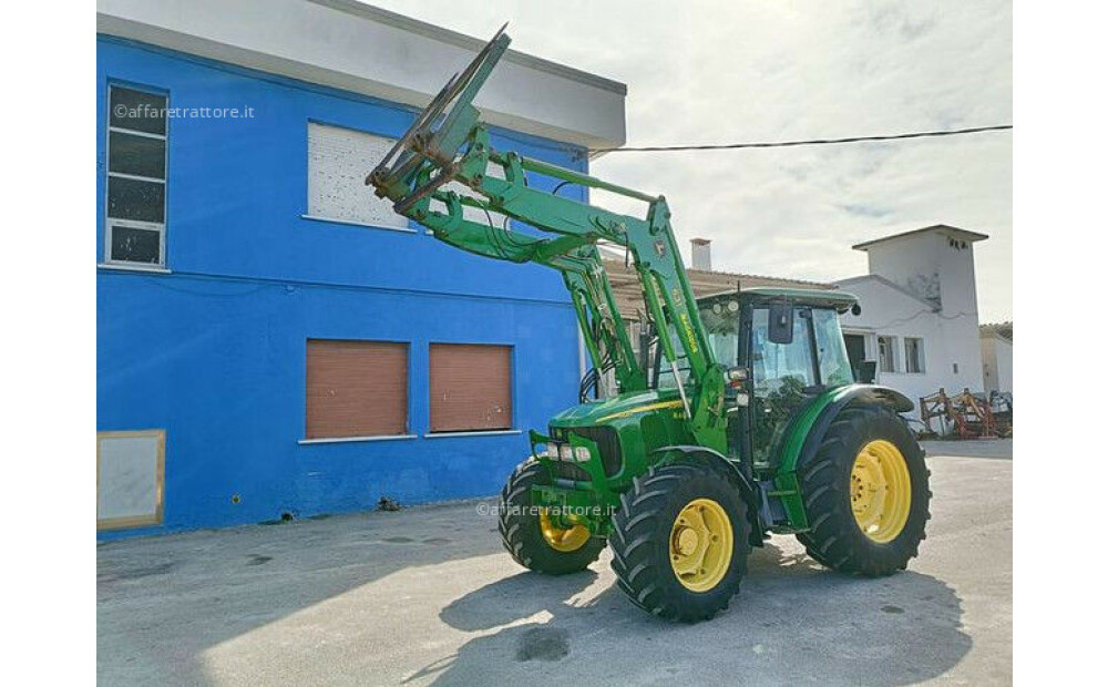 Rabljeni John Deere 5820 - 2