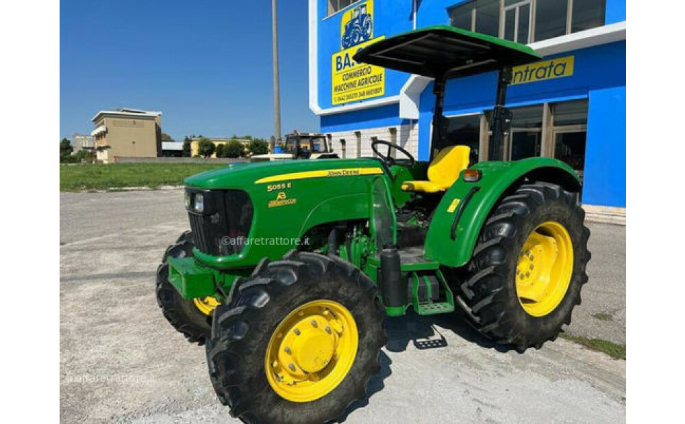 John Deere 5055 E Usato - 1