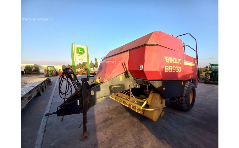 Rabljeni New Holland BB960 - 2