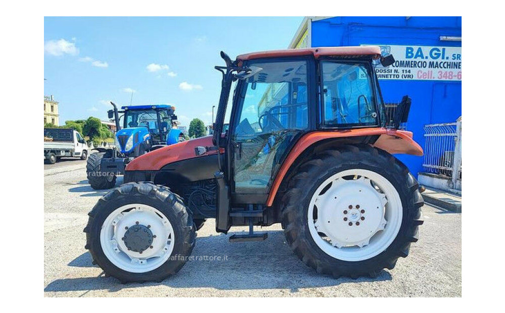 New Holland L 90 Usato - 8