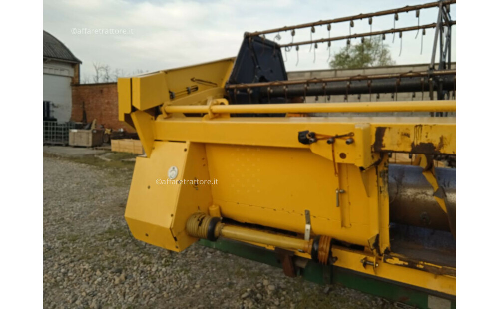 Rabljeni New Holland TX63 - 7