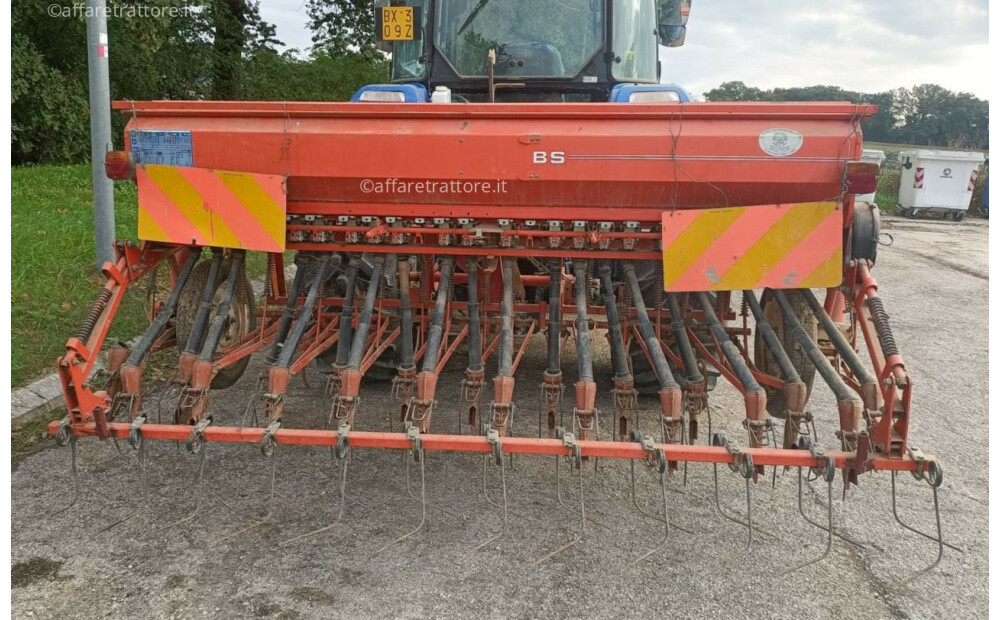 Kuhn BS 300 rabljen - 2