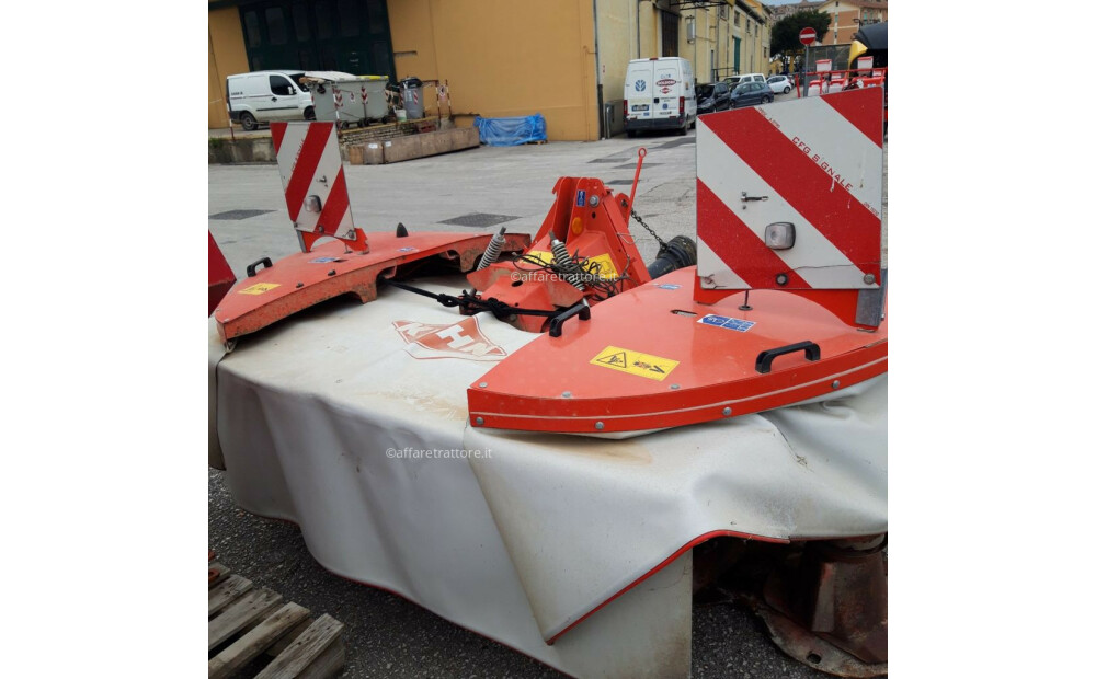 Kuhn GMD 240 FF rabljen - 4