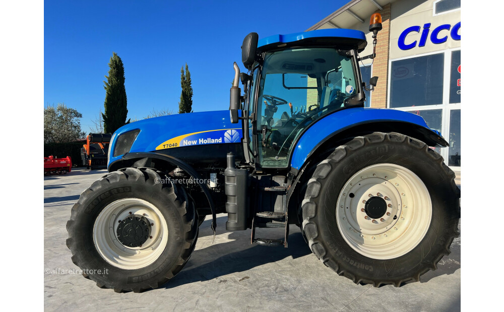 New Holland T7040 Usato - 3