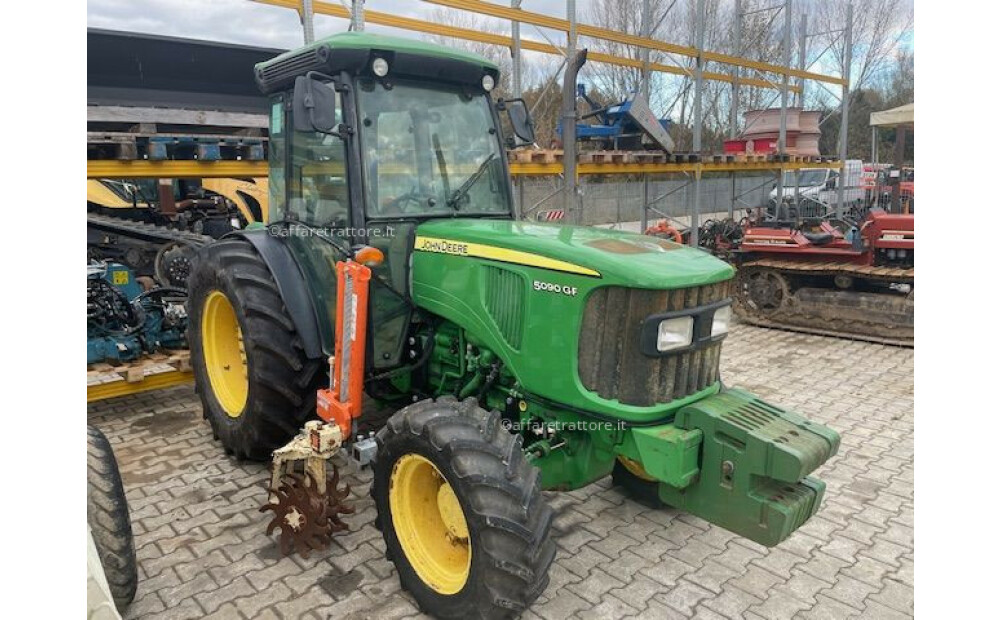 Rabljeni John Deere 5090GF - 1