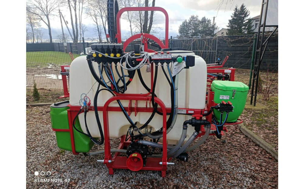 Bury Feldspritze / Sprayer / Pulvérisateur / Polverizzatore / Опрыскиватель навесной / Opryskiwacz zawieszany Perkoz 800 l Nowy - 4