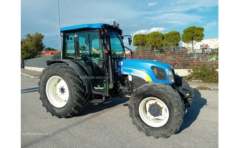 New Holland T4040 DELUXE Rabljeno - 3