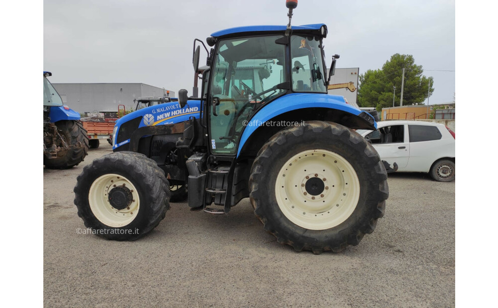 Rabljeni traktor New Holland T5 105 - 2