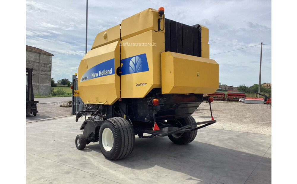 Rabljeni New Holland BR750 - 5