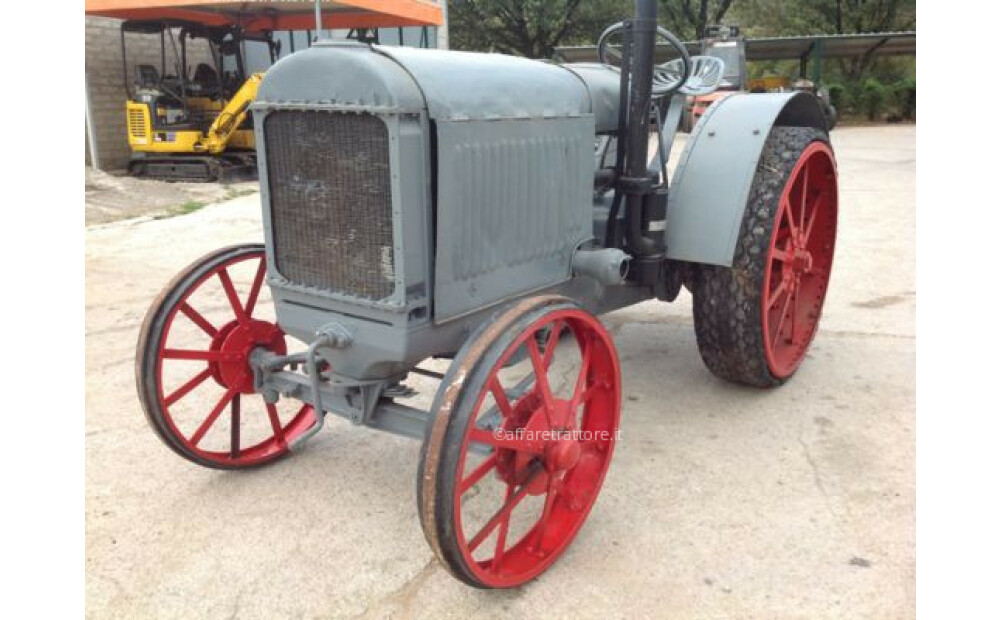 Rabljeni International Harvester IH - 1