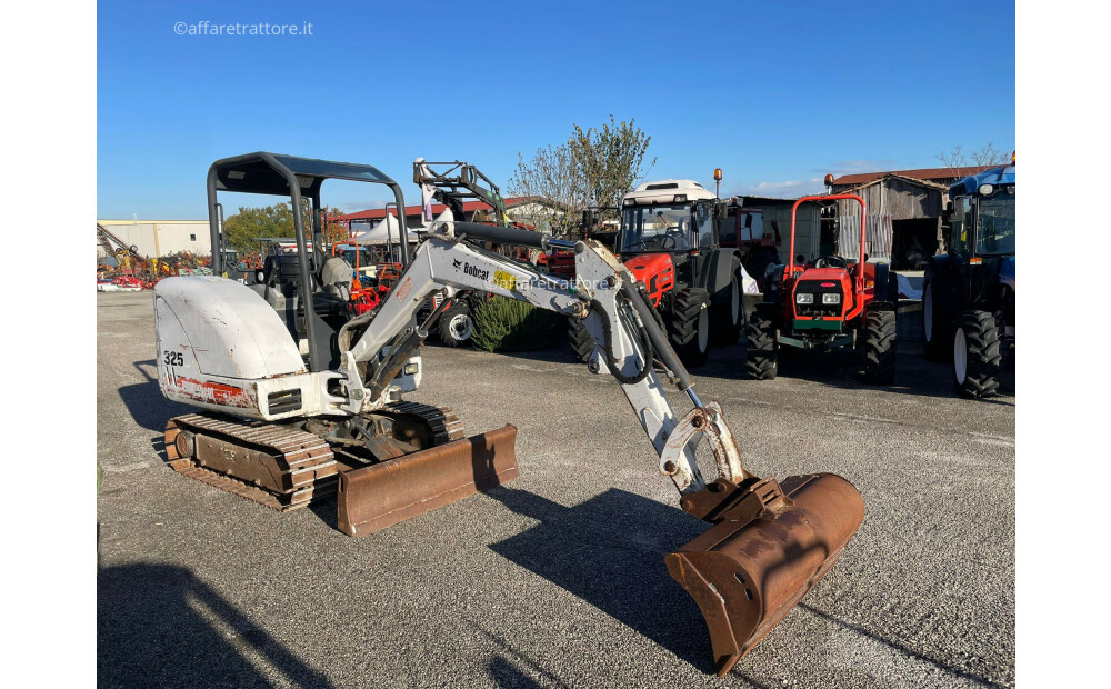 Bobcat 325 Rabljeno - 2