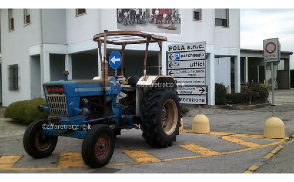 RABLJEN KMETIJSKI TRAKTOR FORD 5000 - 2