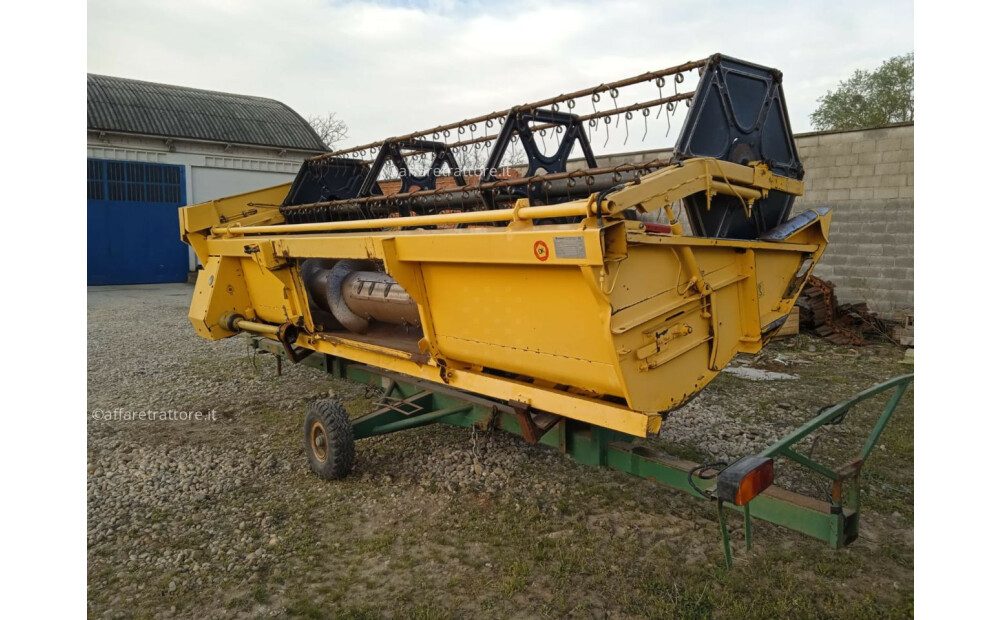 Rabljeni New Holland TX63 - 10