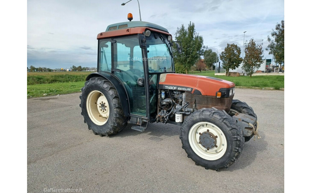 Rabljeni New Holland TN90F - 4