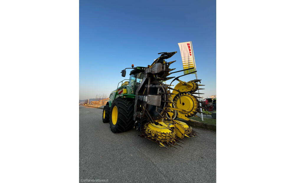 Rabljeni John Deere 8800 - 9