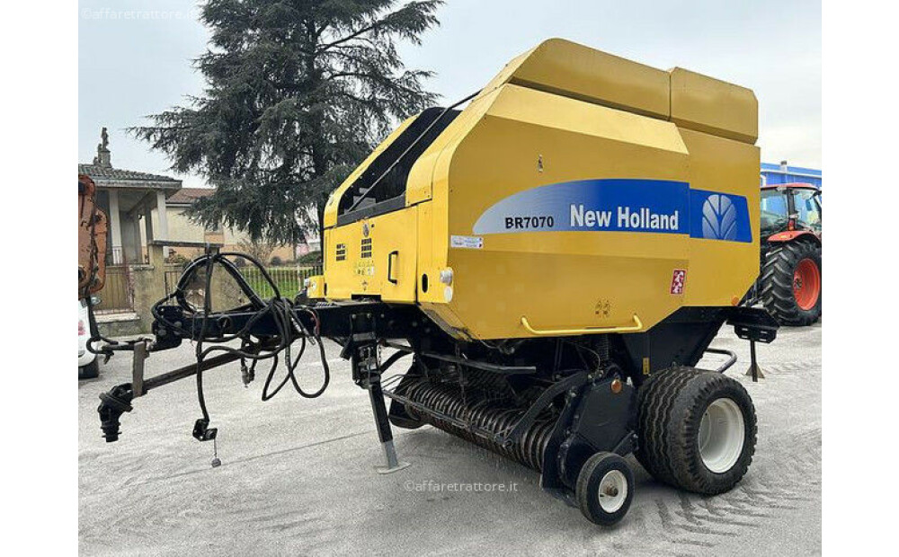 New Holland BR 7070 Usato - 2