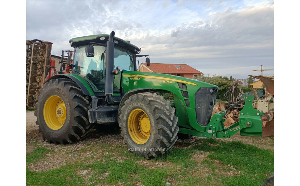 Rabljeni John Deere 8270R - 2