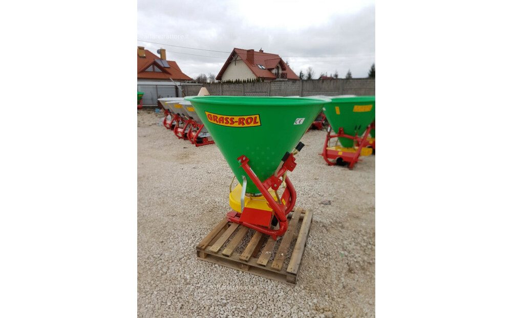 Grass-Rol Düngerstreuer / Fertilizer spreader / Epandeur d&#039;engrais / Spandiconcime / Разбрасыватель минерального удобрения / Rozsiewacz nawozu 500 l Nowy - 1