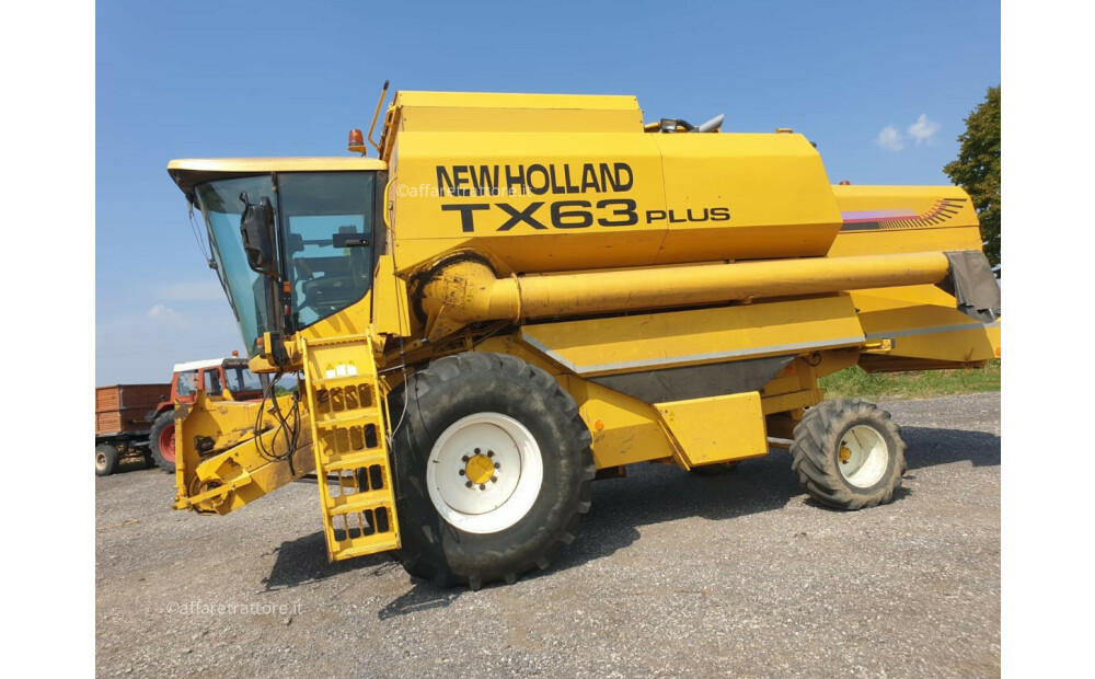 Rabljeni New Holland TX 63 - 1