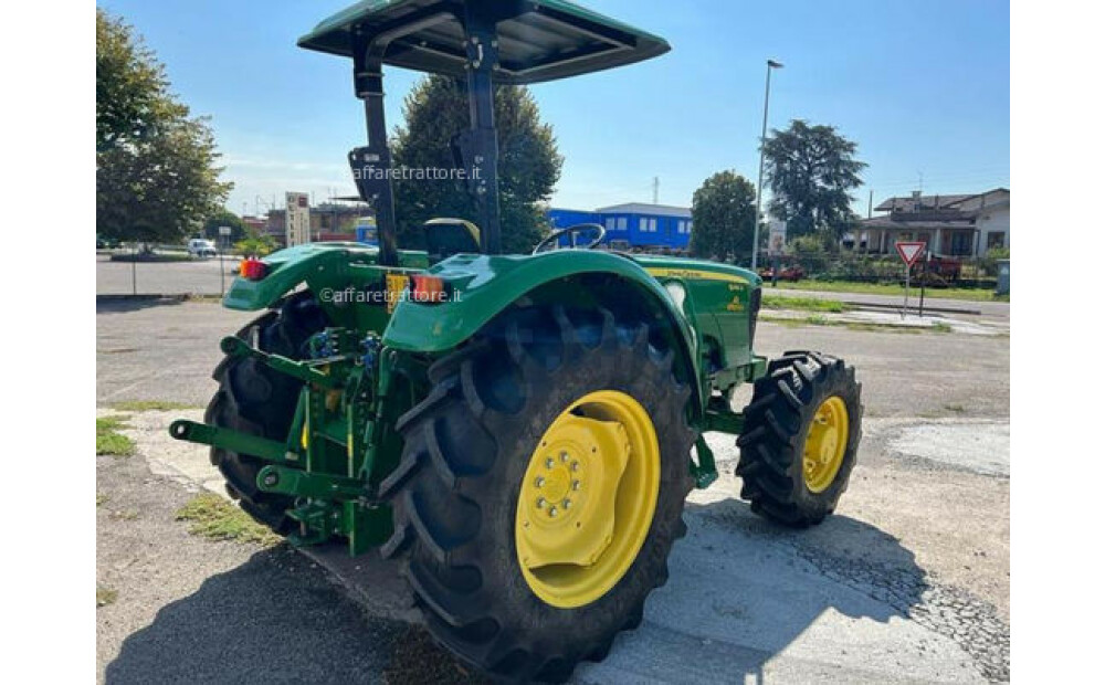 John Deere 5055 E Usato - 3