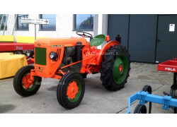 STARODOBNI ISTI KMETIJSKI TRAKTOR IZ 30