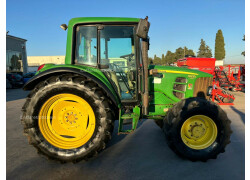 Rabljeni John Deere 6230